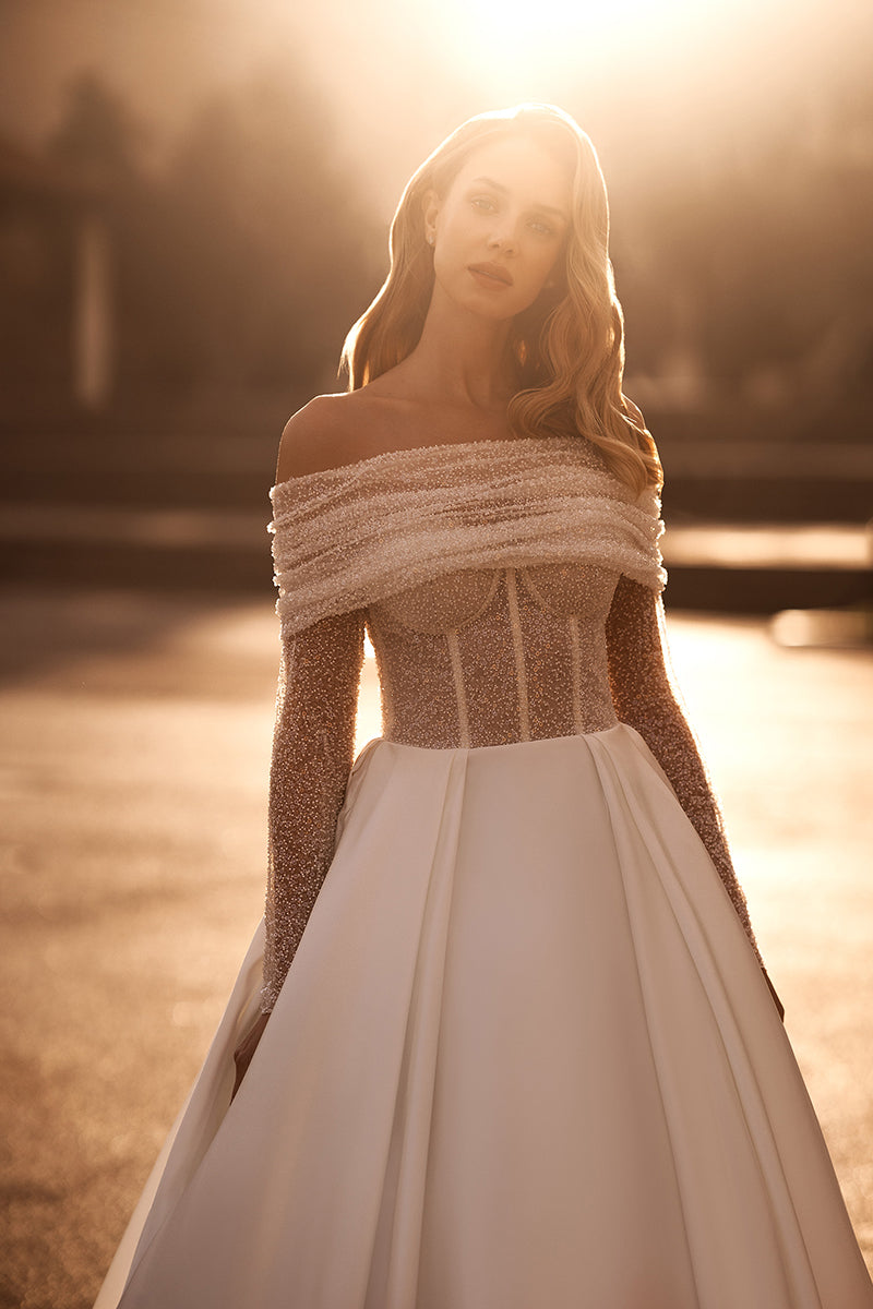 A line Off the Shoulder Long Sleeves Rustic Wedding Dress with Court Train QW0850